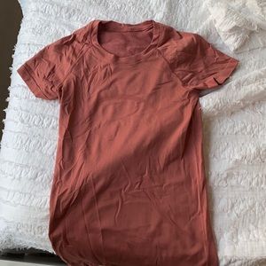 Rare brick colored lululemon swiftly tech